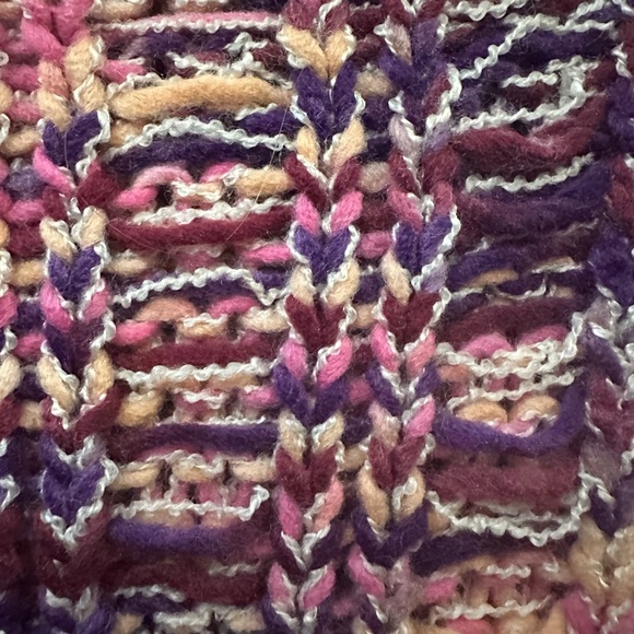 Super cute crop style sweater. - Picture 3 of 3